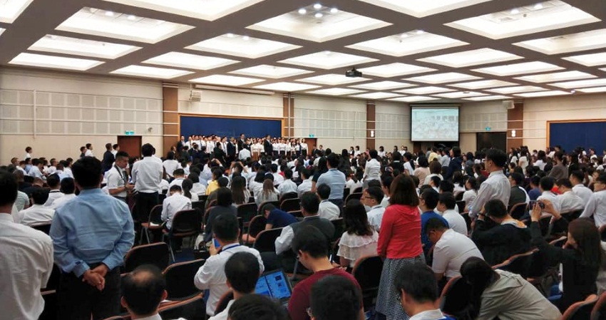 在時代的水流中事奉