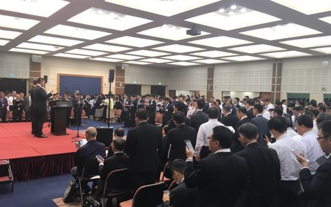 香壇禱告，編組成軍