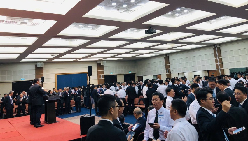 香壇禱告,編組成軍