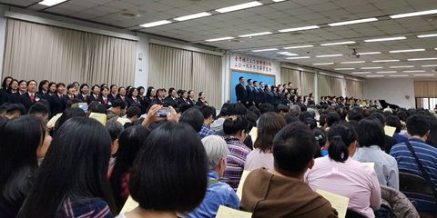 隨主前行，同祂經營