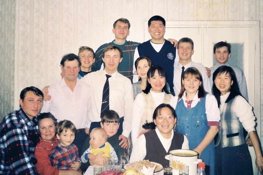 奮力活動,愛裡同工