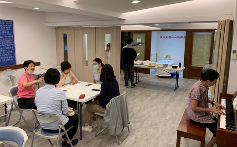 堅定持續，宣揚主名
