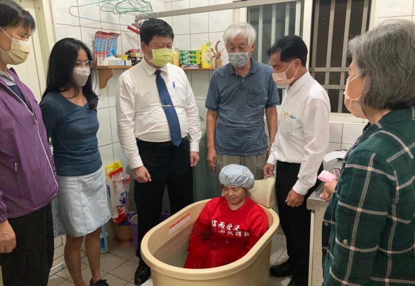 作神的堅城,鐵柱銅牆