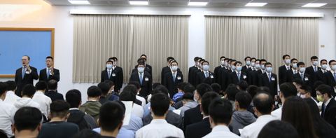 興起青年，有分榮耀建造