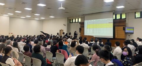 為兒童大福音，竭力奮鬥
