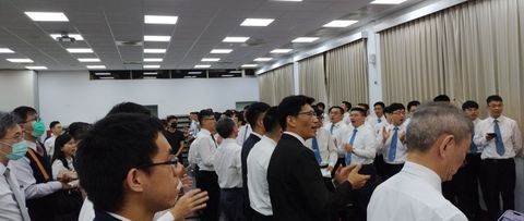 貴重器皿，盛裝基督