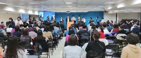 包羅萬有，一同承受