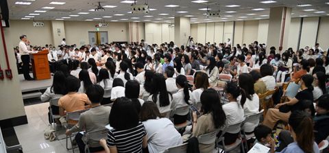 主話構成，事奉活神
