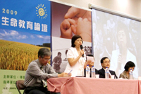 往下扎根,向上生長