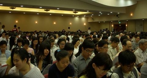 靈中相調，主話豐富