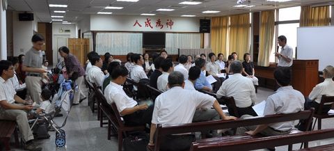 在流中，同事奉
