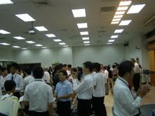 謙卑服事,因真理歡樂