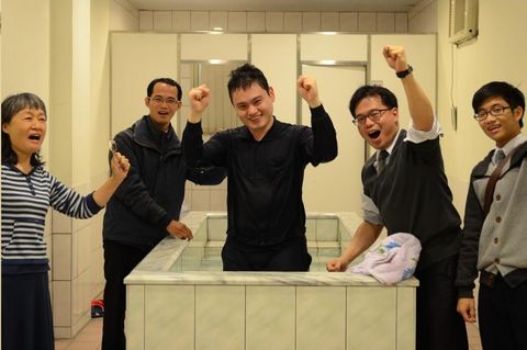 週週訪人，率先蒙恩