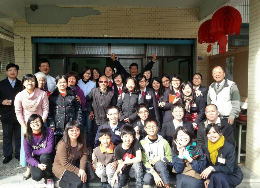禱告與主同工，見證得勝基督