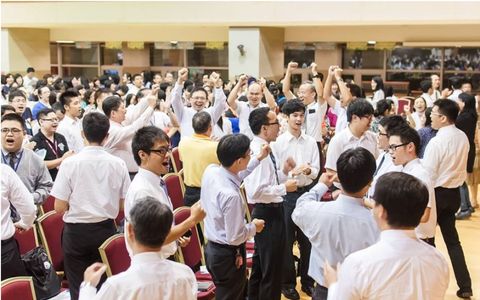 率先作榜樣，成全青年人