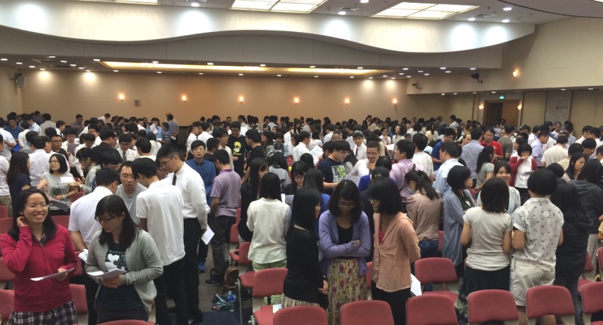 倒空承主旨,送會就近人
