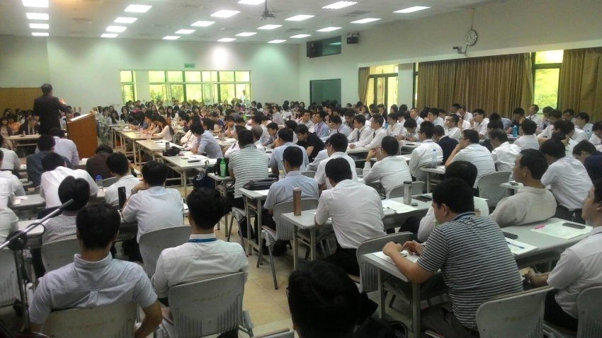 靈裏火熱並焚燒，全體事奉為神家