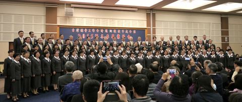 成全聖徒，配搭而建造