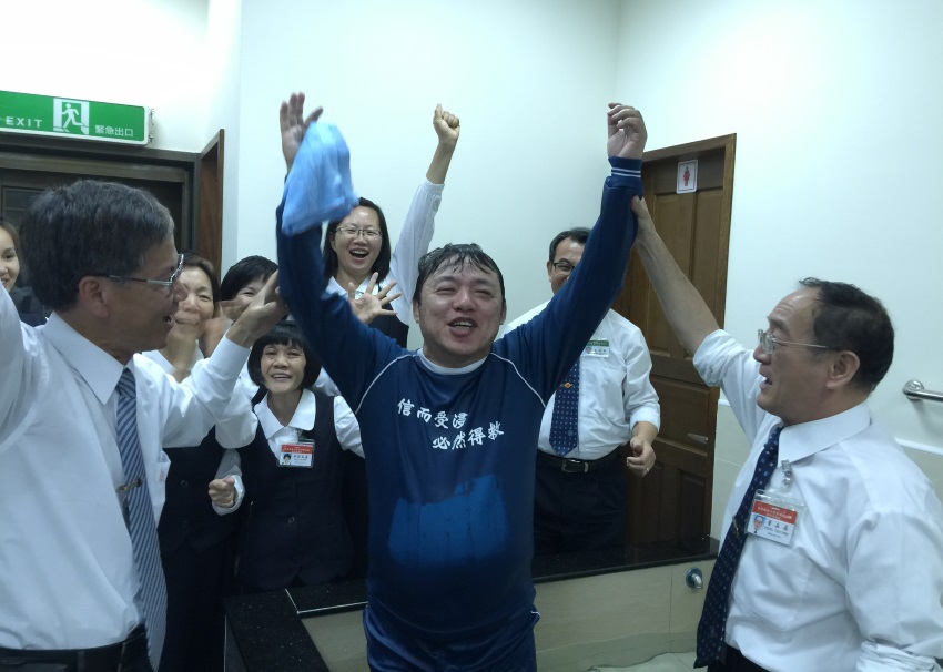 莊稼發白,歡樂收割